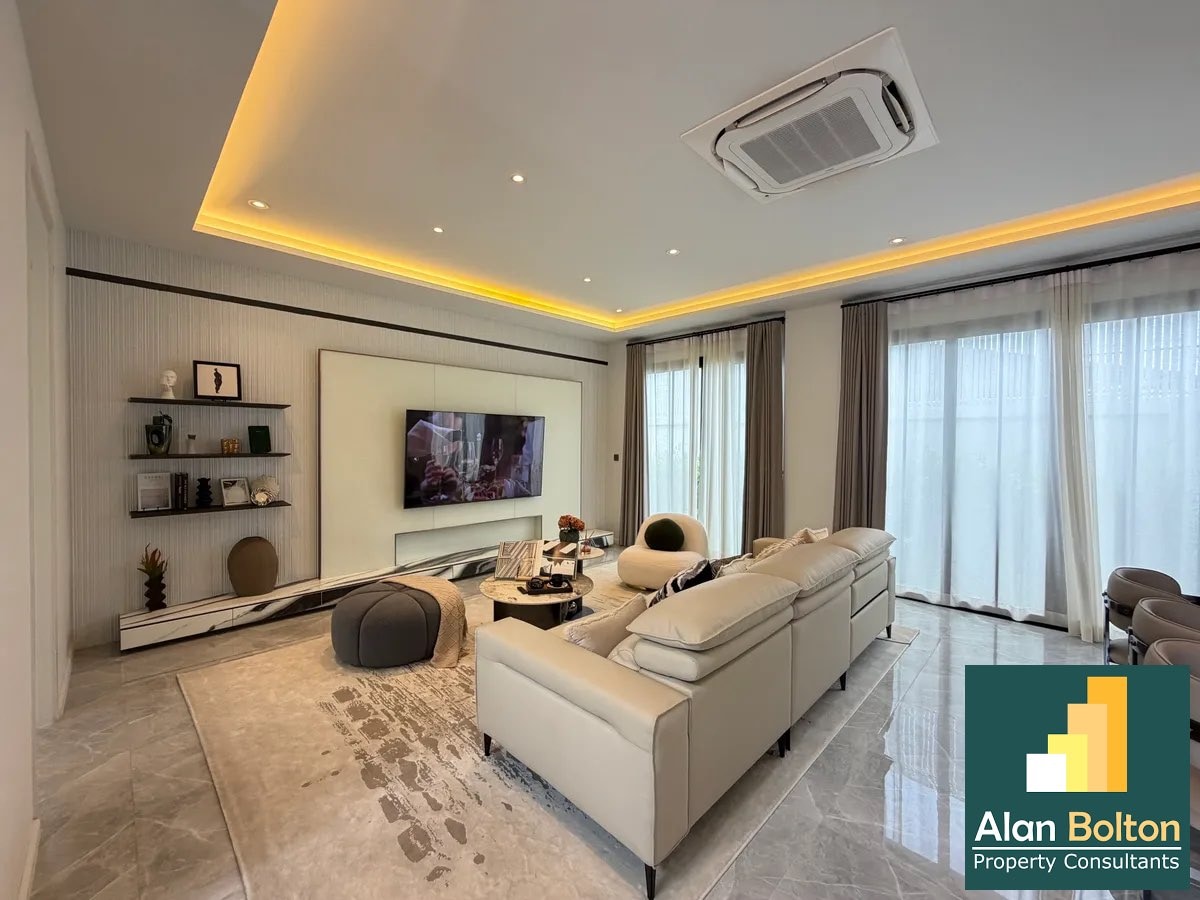 Modern House For Sale In East Pattaya photo 7