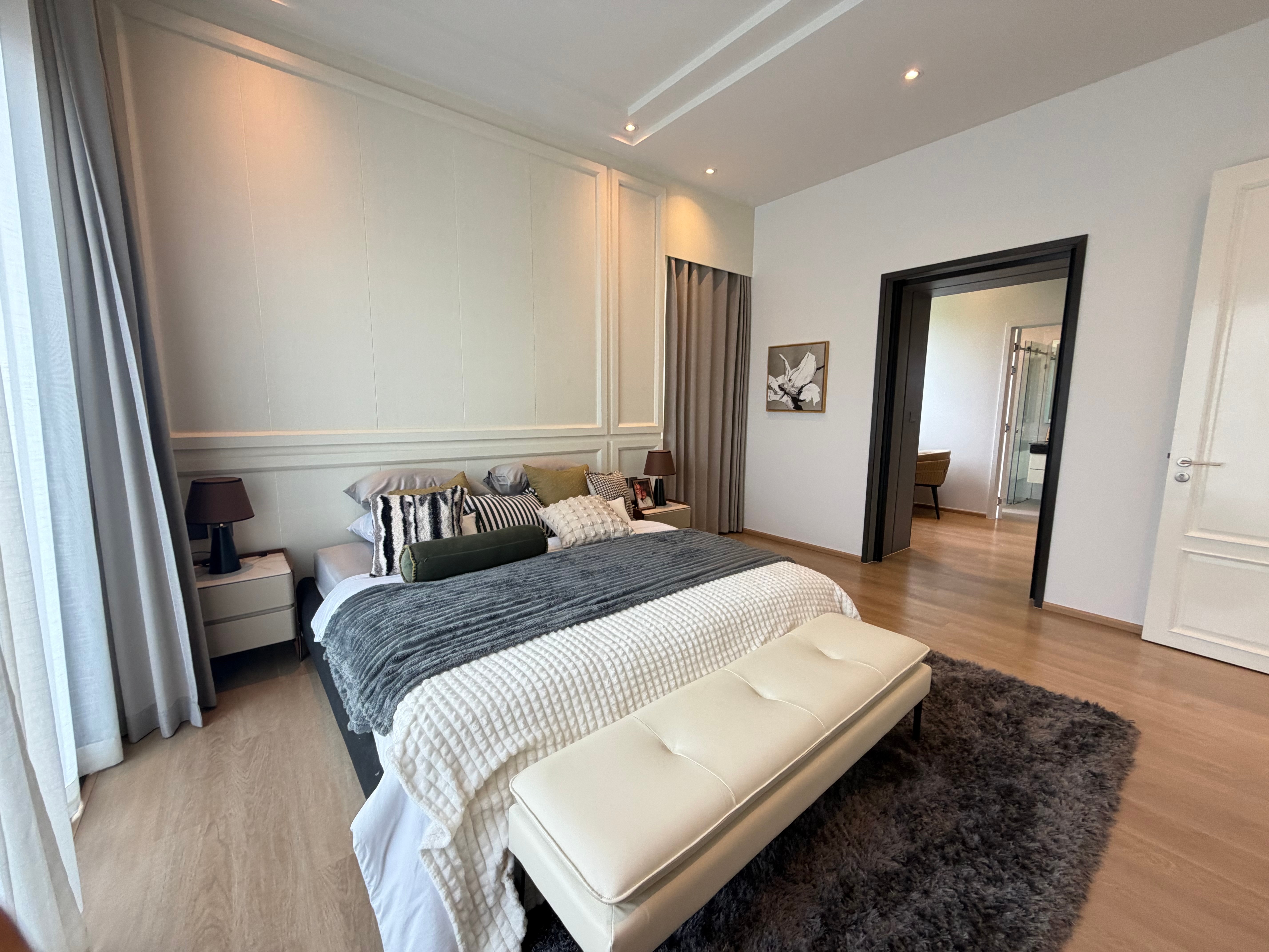 Modern House For Sale In East Pattaya photo 17