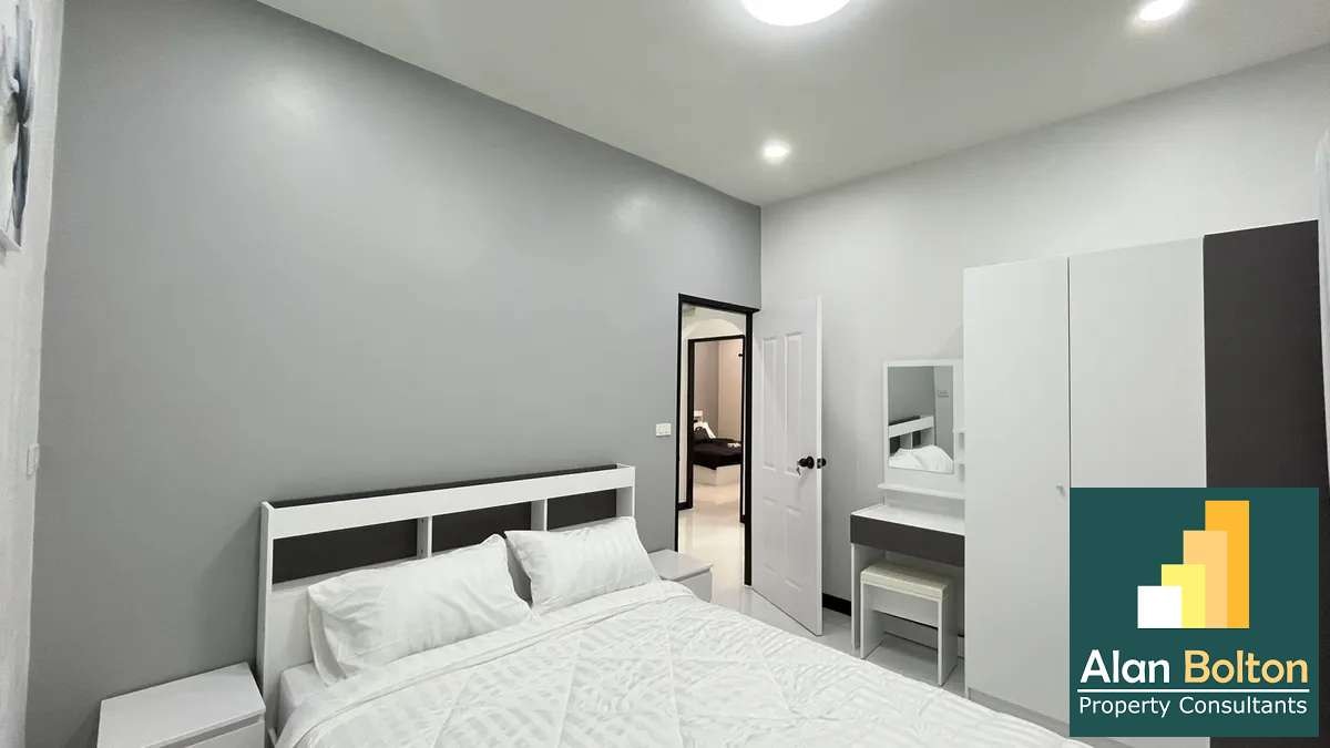 3 Bedrooms 2 Bathrooms in East Pattaya photo 13