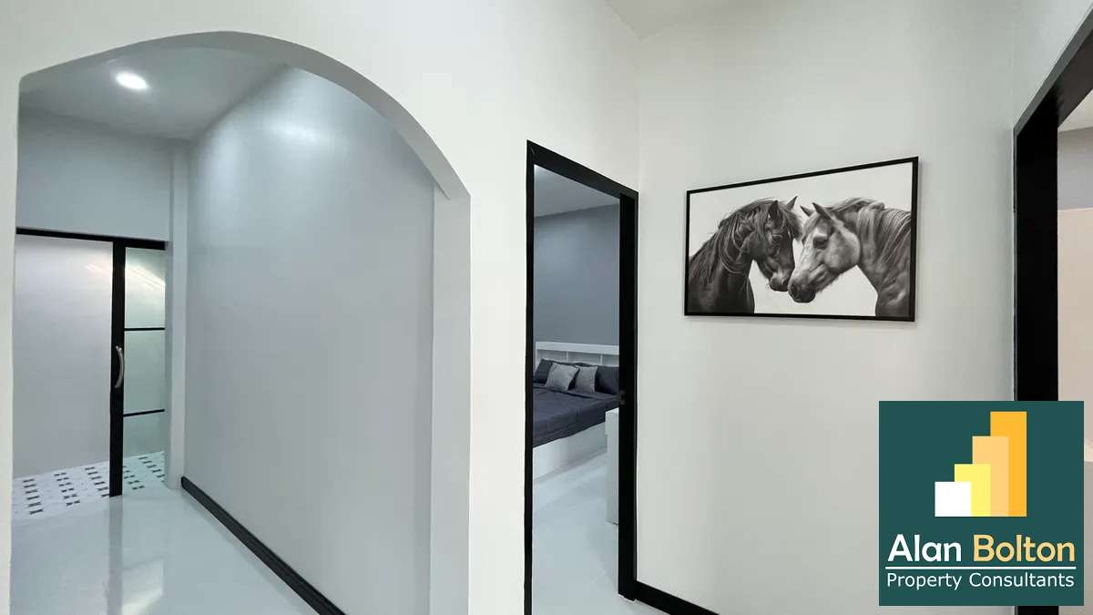 3 Bedrooms 2 Bathrooms in East Pattaya photo 10