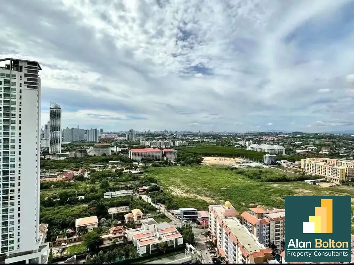 Corner room City View 1 Bedroom 1 Bathroom in Jomtien