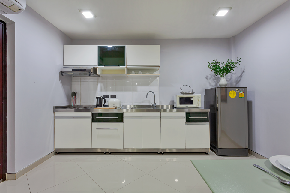 1 Bed 1 Bath in Pratumnak photo 16