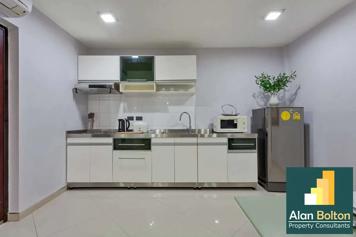 1 Bed 1 Bath in Pratumnak photo 6