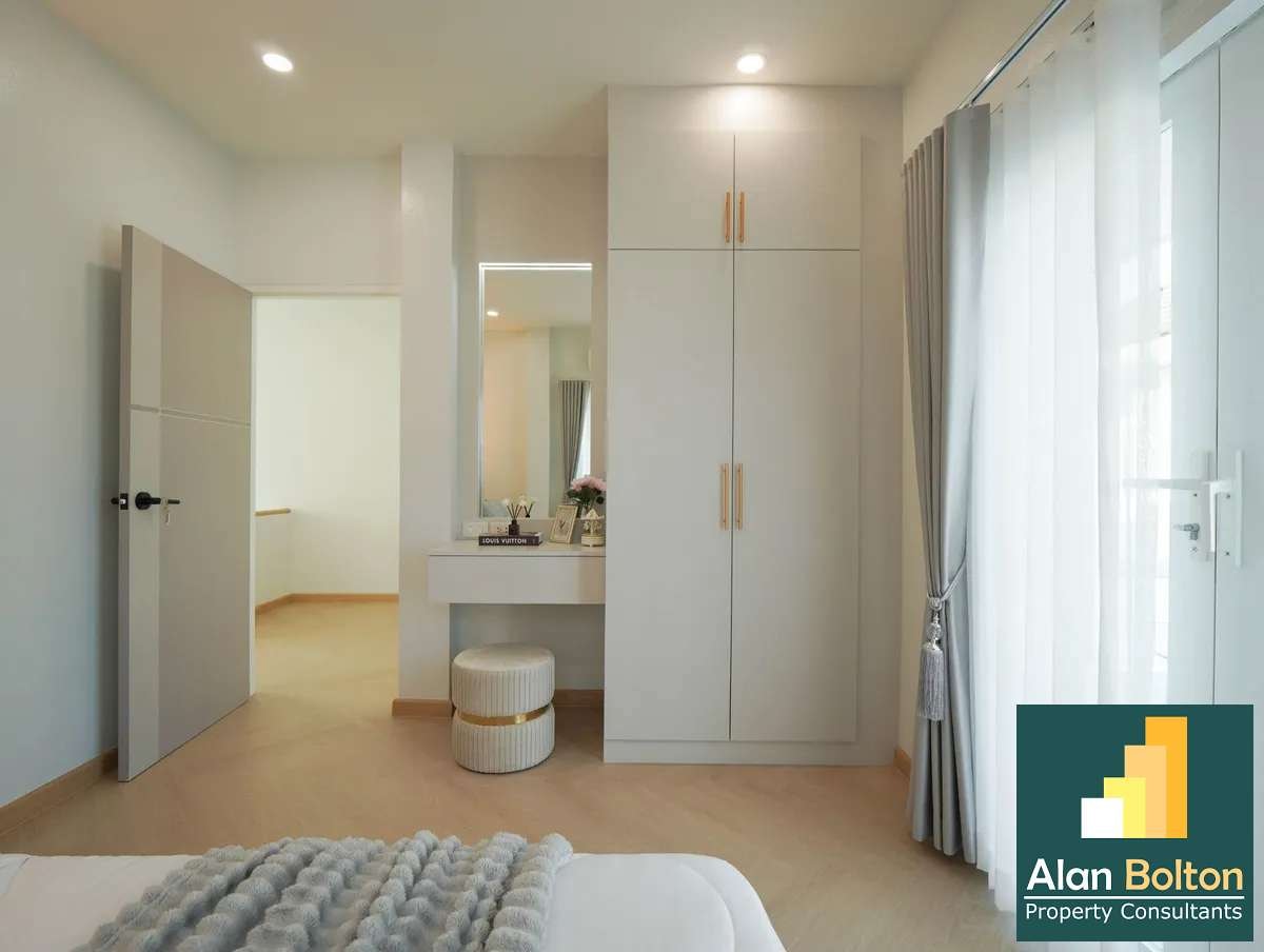 3 Bedroom 3 Bathroom in Baan Suan Lalana photo 5