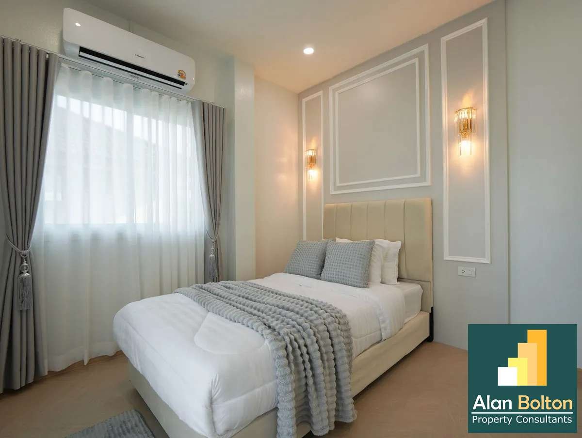 3 Bedroom 3 Bathroom in Baan Suan Lalana photo 7