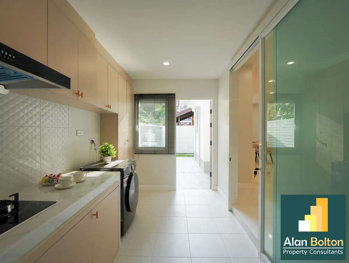 3 Bedroom 3 Bathroom in Baan Suan Lalana photo 16