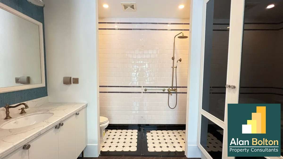 Beachfront One Bedroom Condo For Sale In najomtien photo 15