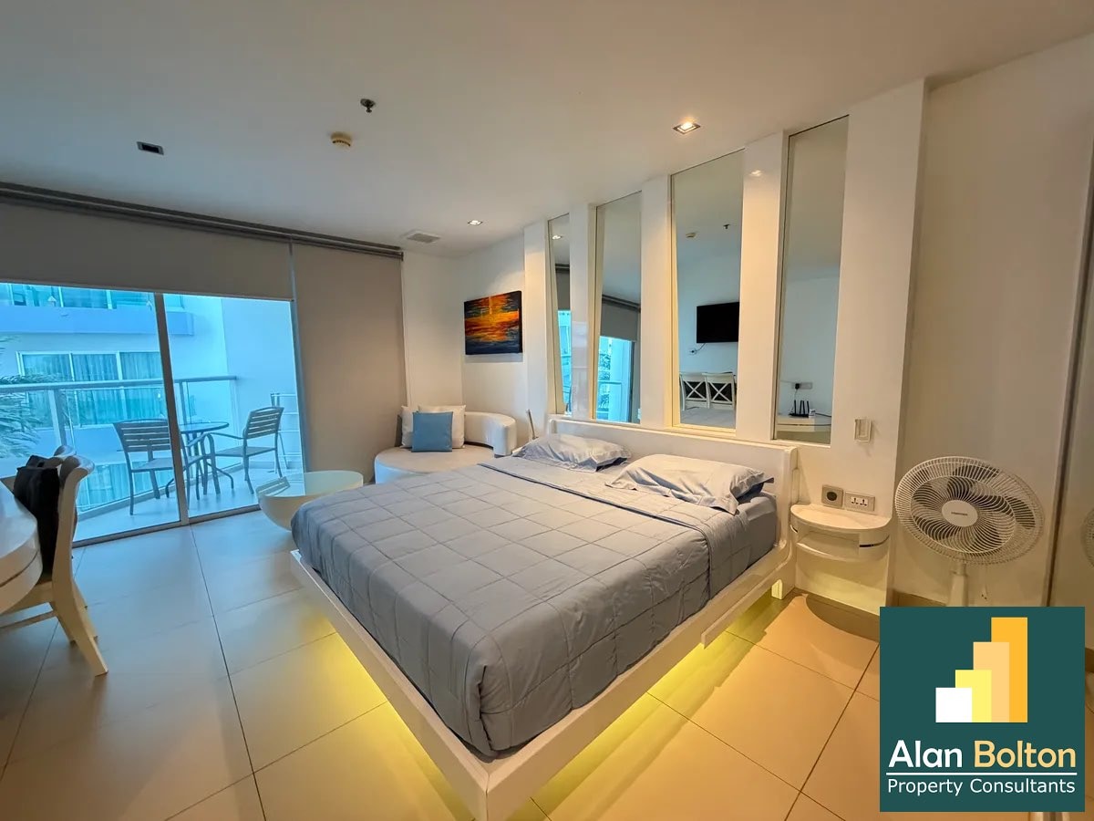 Studio Condo For Rent near Phrahtamnak beach photo 6