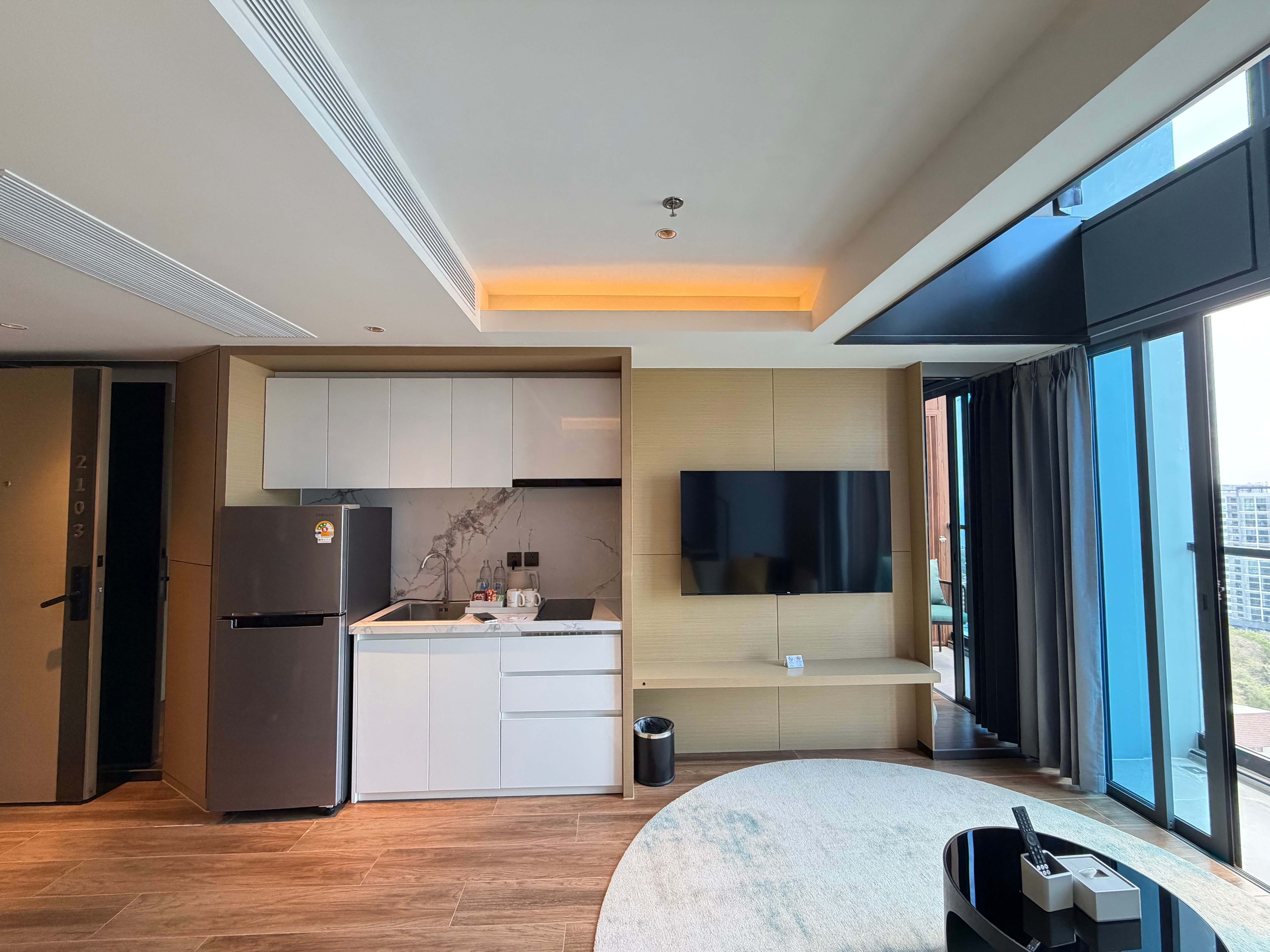 Stylish Modern Duplex Condo Available for Rent In Prahtamnak photo 16