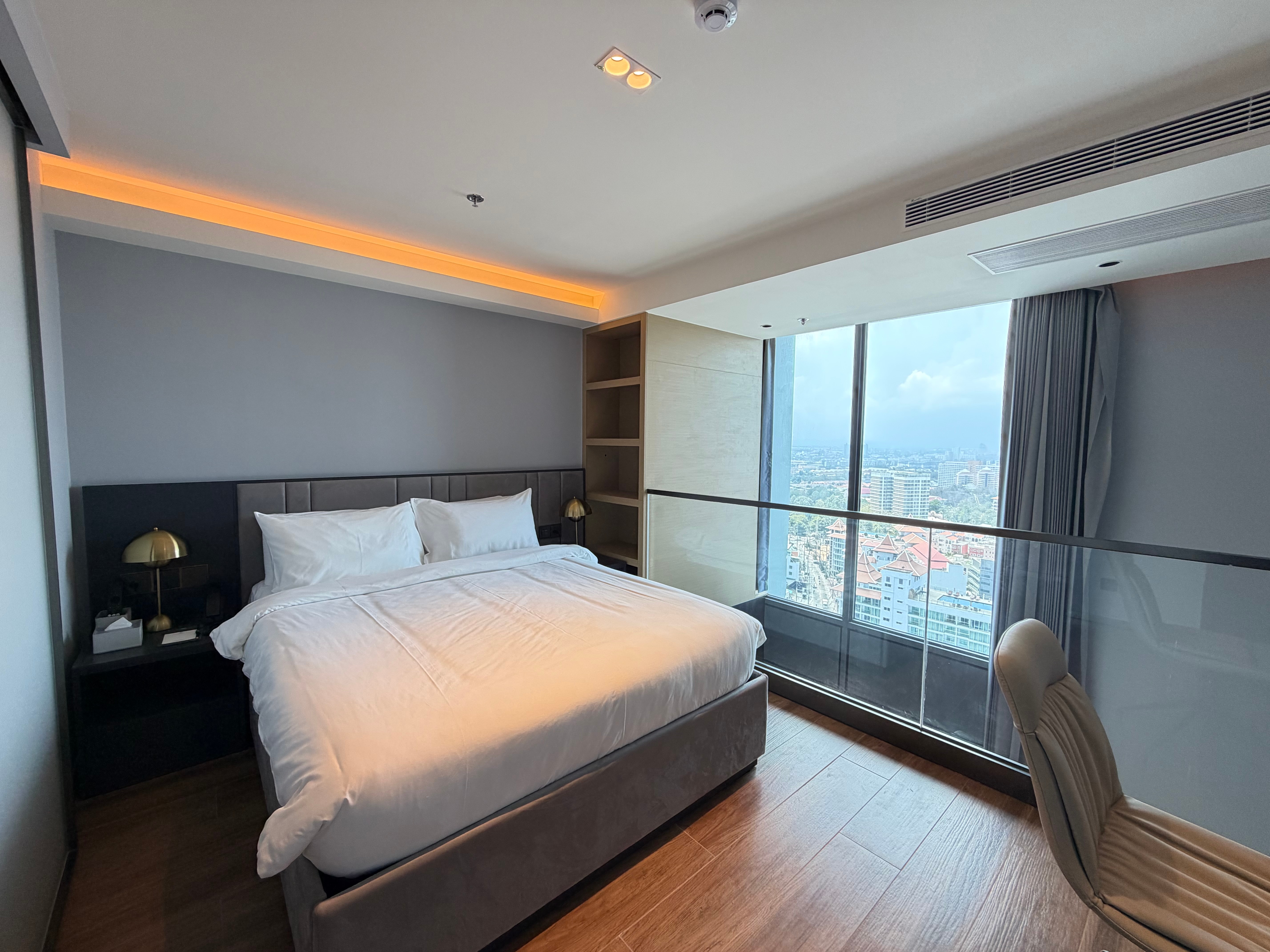 Stylish Modern Duplex Condo Available for Rent In Prahtamnak photo 21