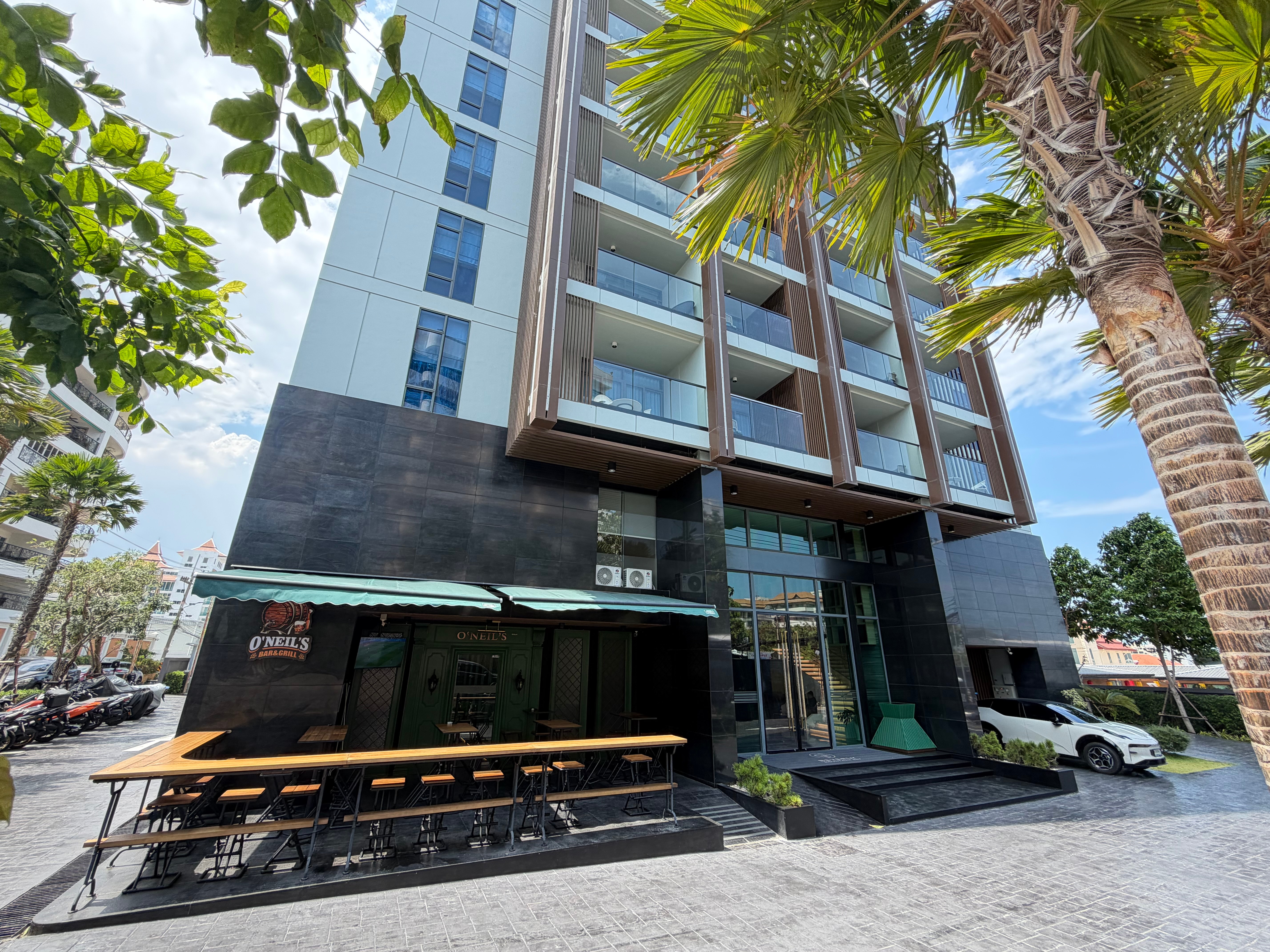 Stylish Modern Duplex Condo Available for Rent In Prahtamnak photo 14