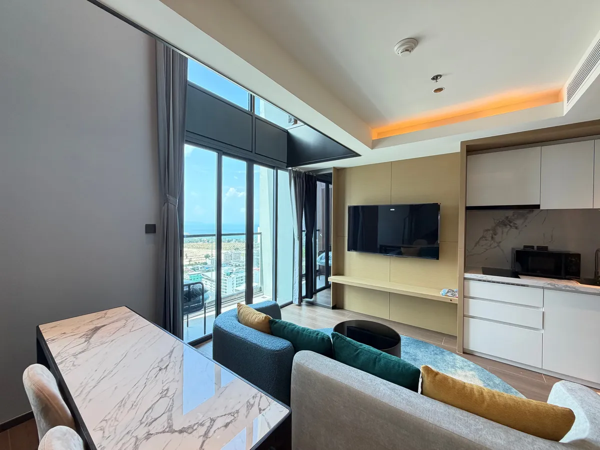 Upgrade Your Living – Modern Duplex Condo Available Now photo 16