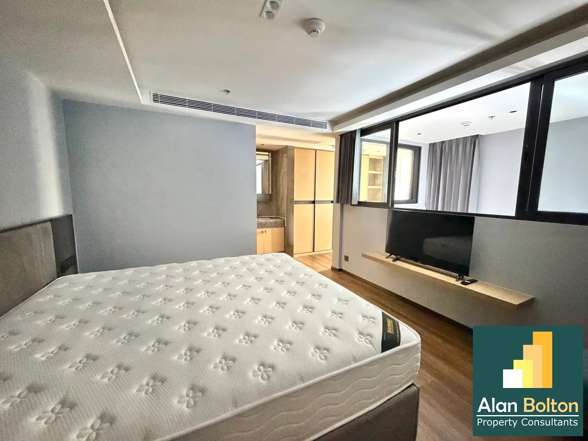 Luxury Modern Duplex Condo Ready For Rent photo 7