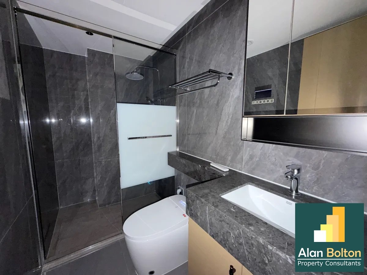 Luxury Modern Duplex Condo Ready For Rent photo 4