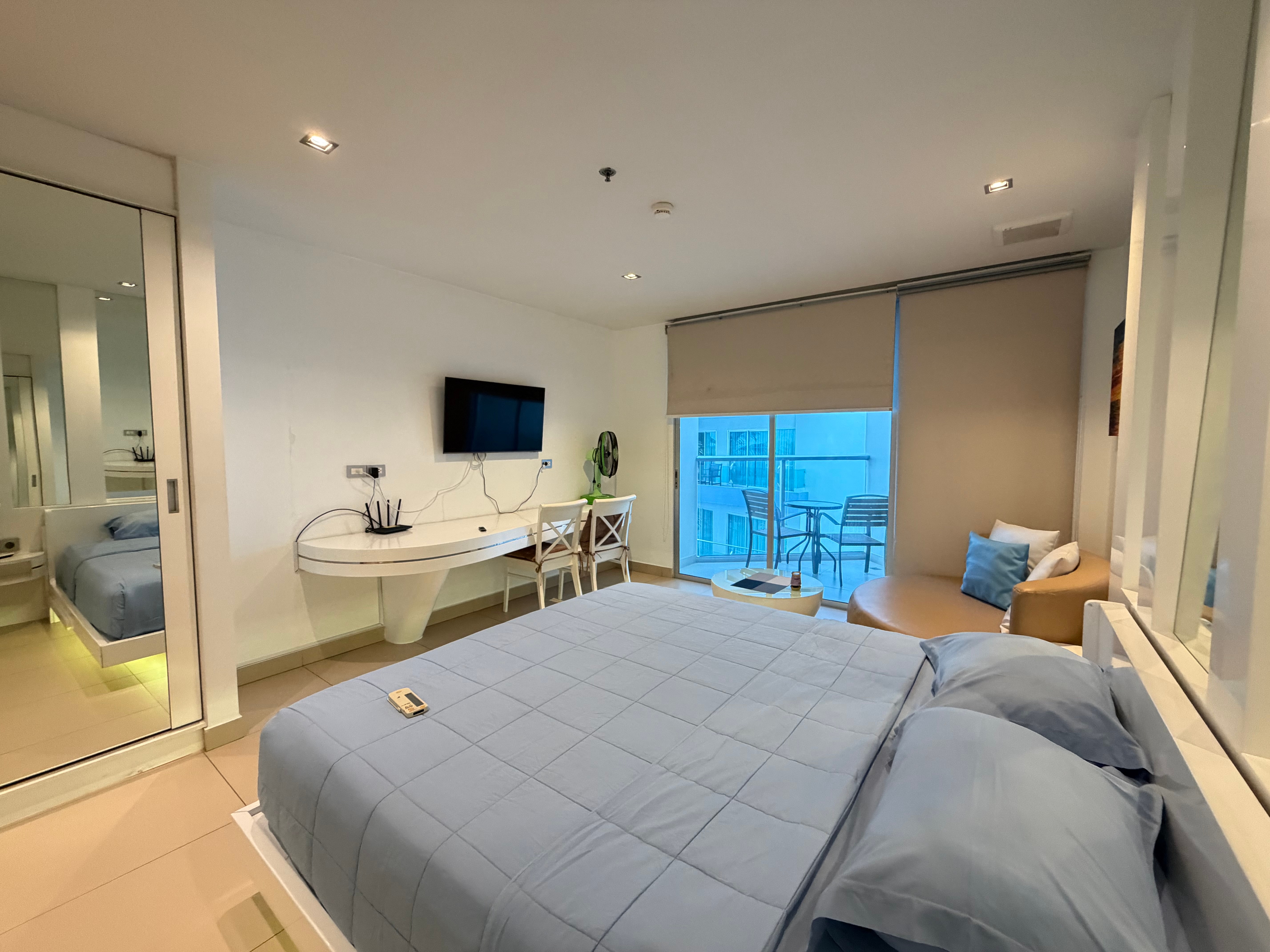 Studio Condo For Rent In Prahtamnak photo 18