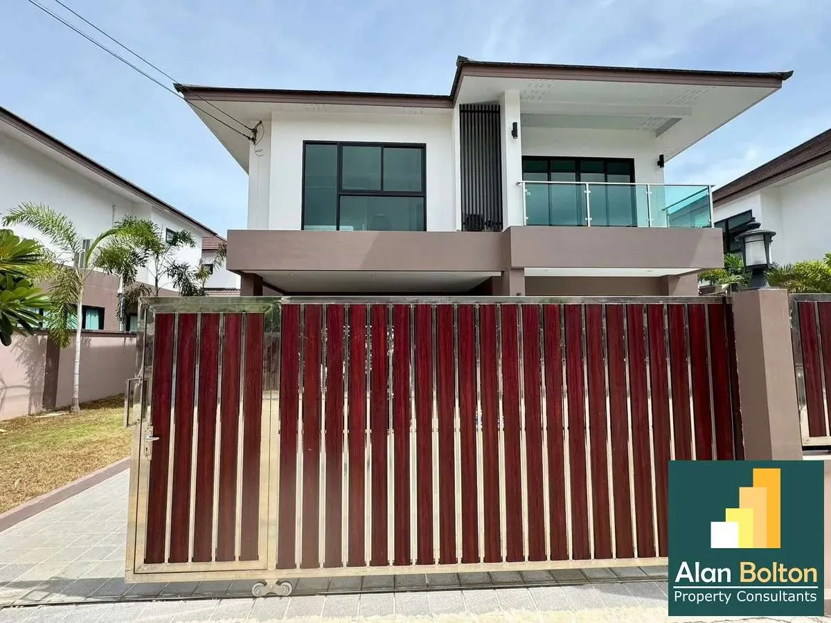 Pool villa 4 Bedrooms 3 Bathrooms in Huay yai photo 2