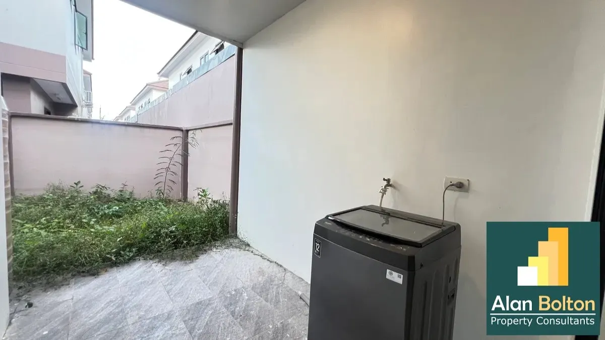 Pool villa 4 Bedrooms 3 Bathrooms in Huay yai photo 4