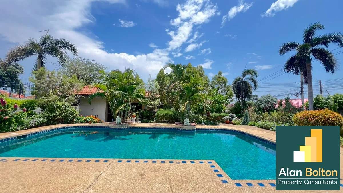 Pool villa 4 Bedrooms 4 Bathrooms in East Pattaya photo 7