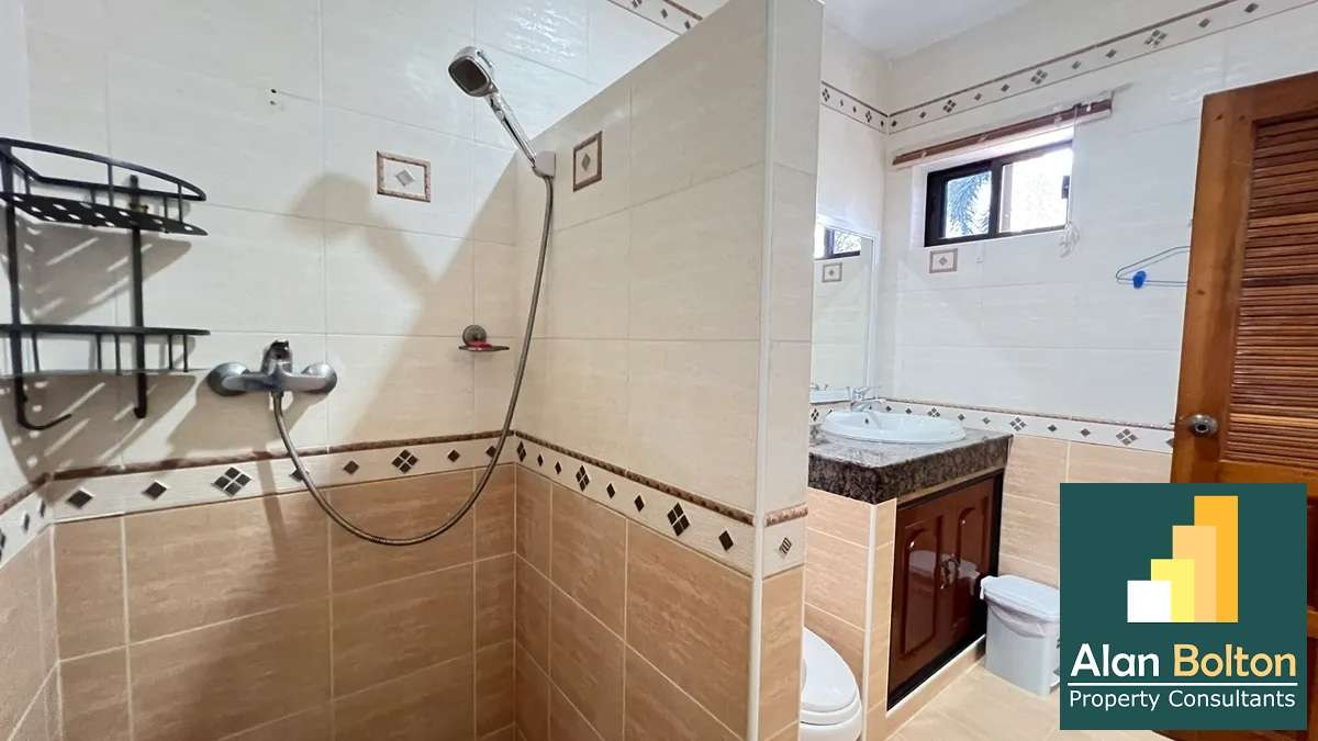 Pool villa 4 Bedrooms 4 Bathrooms in East Pattaya photo 10