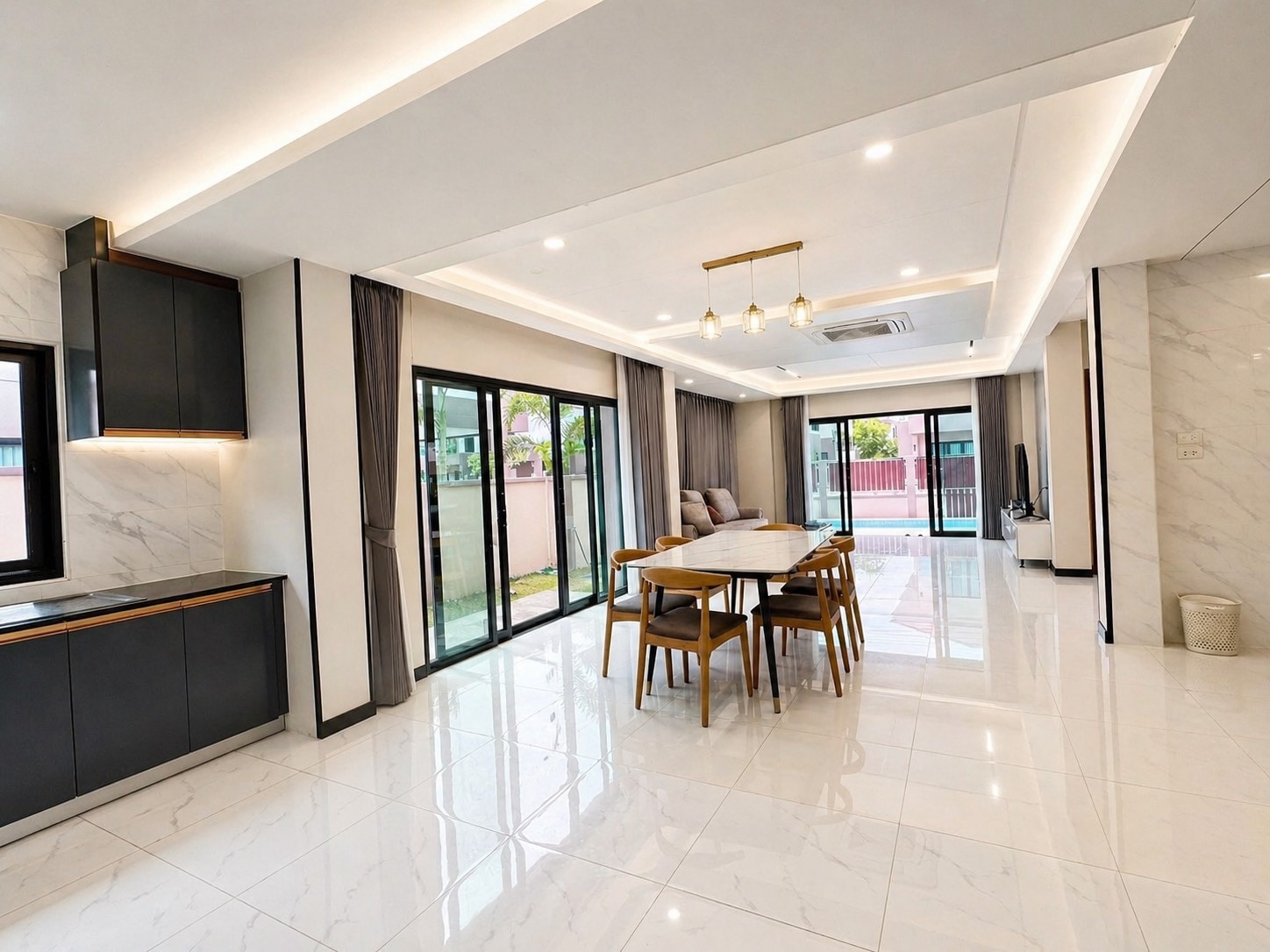 Pool villa 4 Bedrooms 4 Bathrooms in East Pattaya photo 43