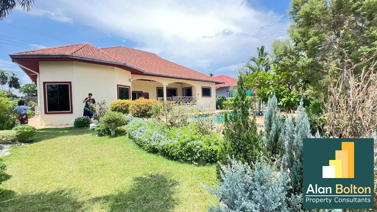 Pool villa 4 Bedrooms 4 Bathrooms in East Pattaya photo 17