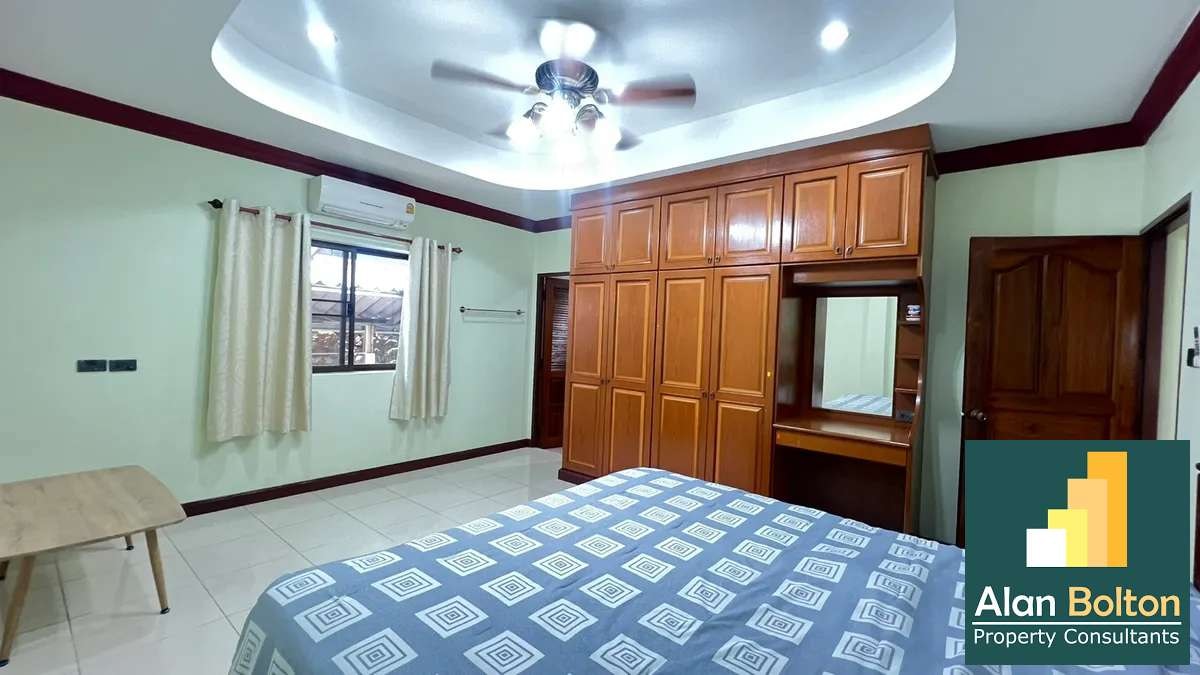 Pool villa 4 Bedrooms 4 Bathrooms in East Pattaya photo 12