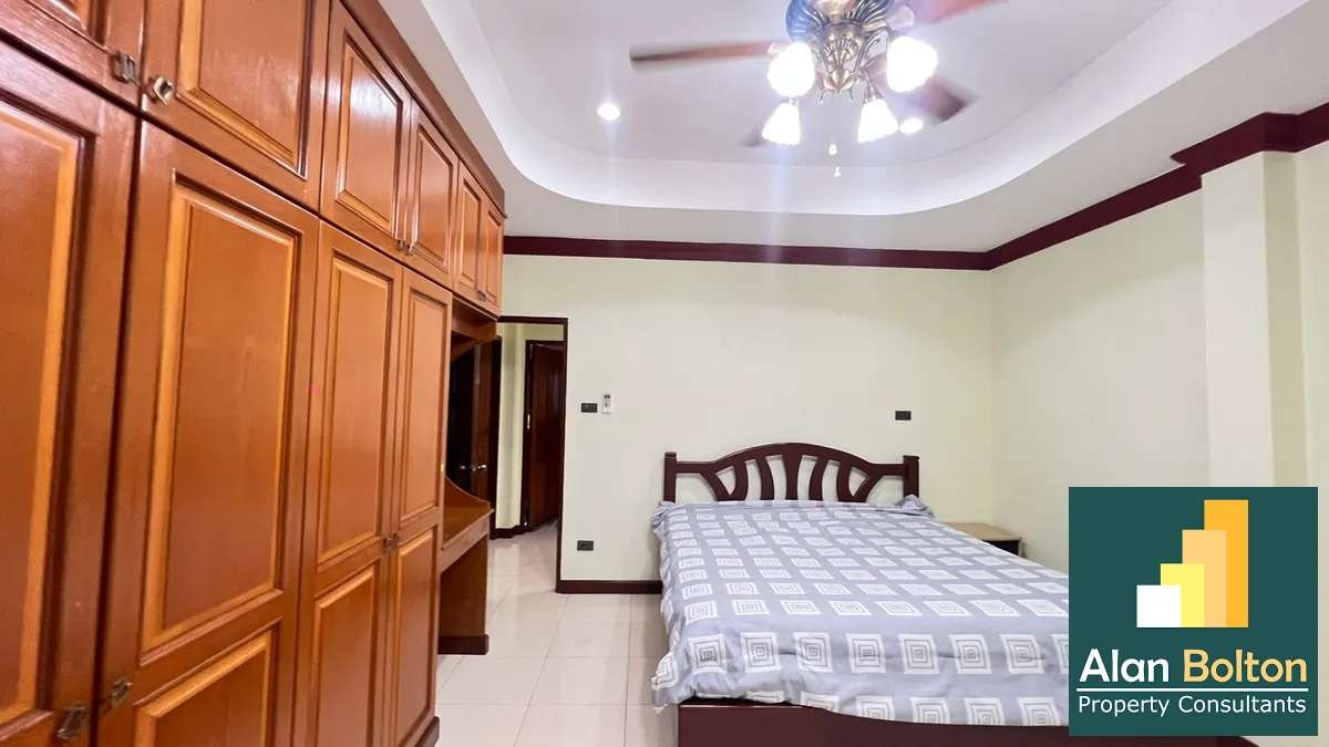 Pool villa 4 Bedrooms 4 Bathrooms in East Pattaya photo 8