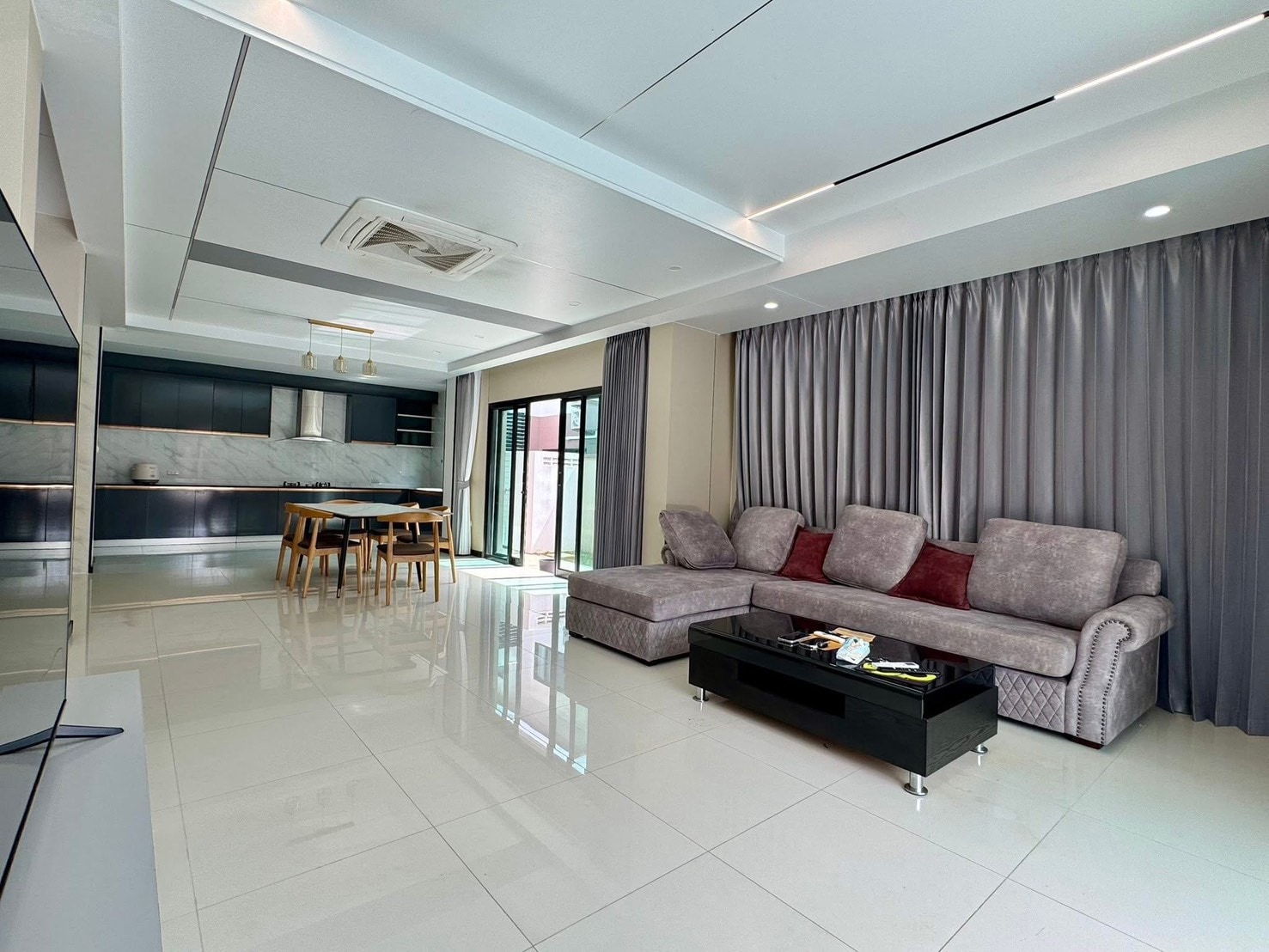 Pool villa 4 Bedrooms 4 Bathrooms in East Pattaya photo 28