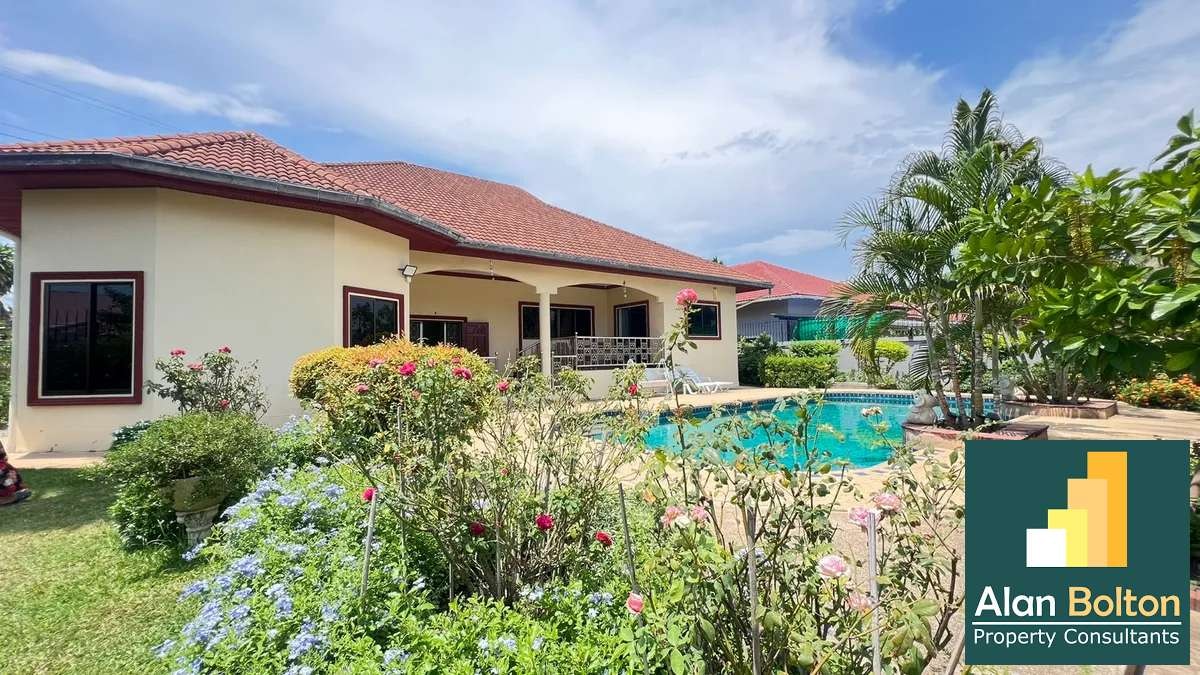 Pool villa 4 Bedrooms 4 Bathrooms in East Pattaya photo 22