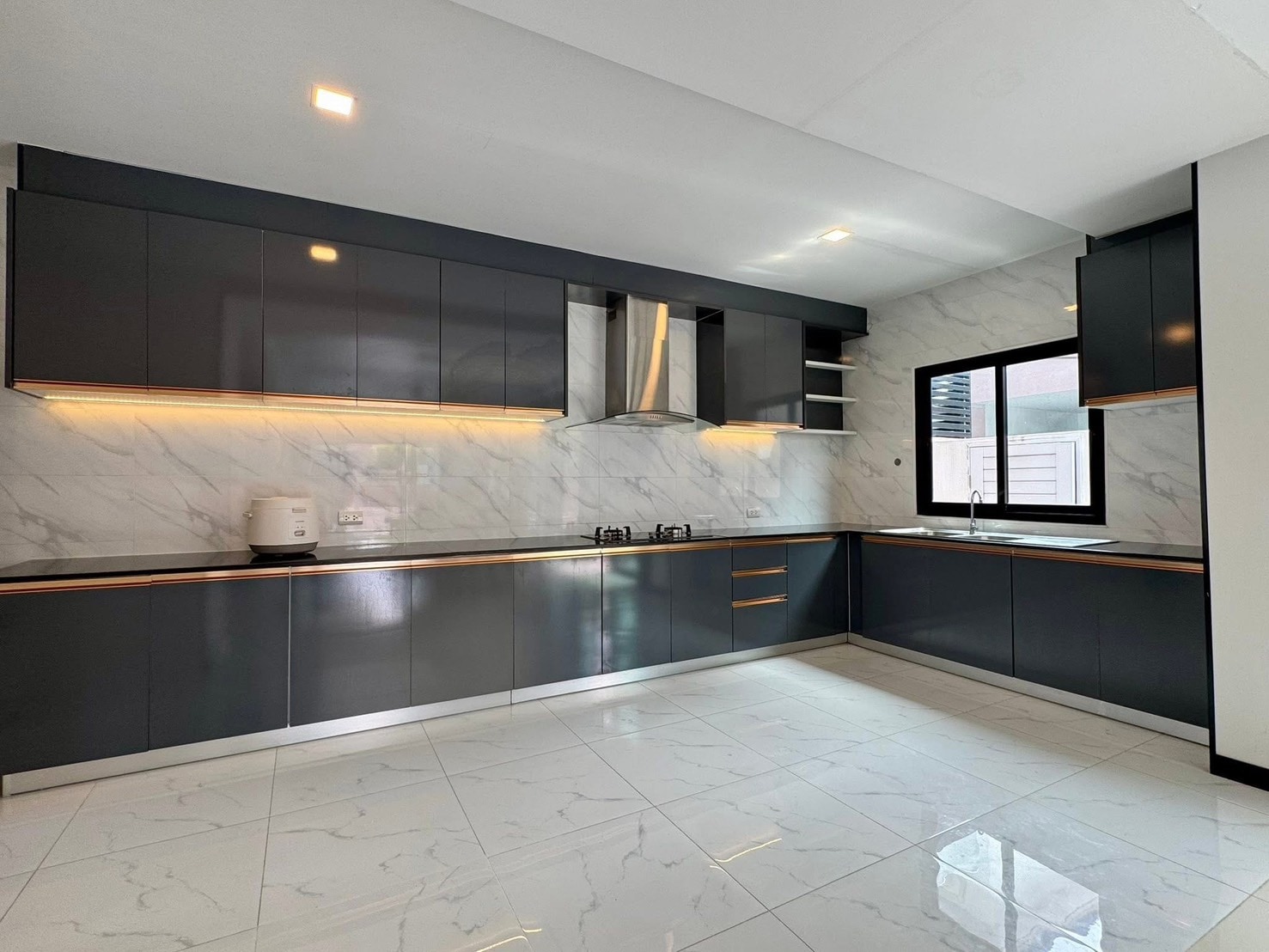 Pool villa 4 Bedrooms 4 Bathrooms in East Pattaya photo 31