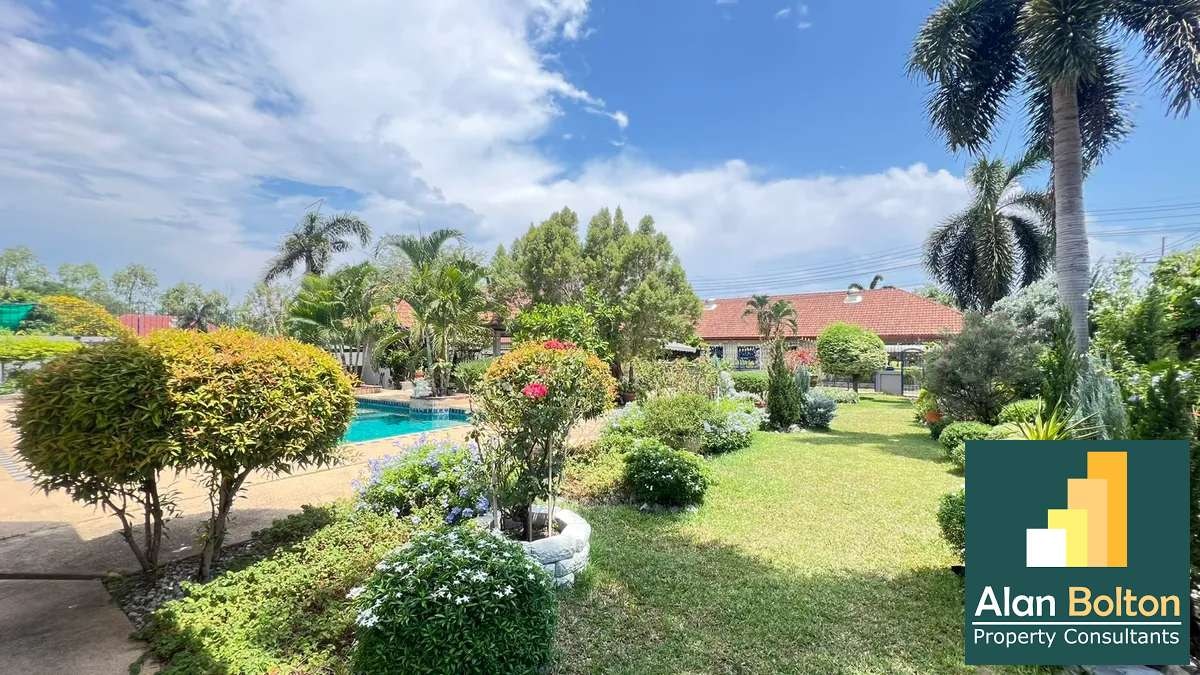 Pool villa 4 Bedrooms 4 Bathrooms in East Pattaya photo 21