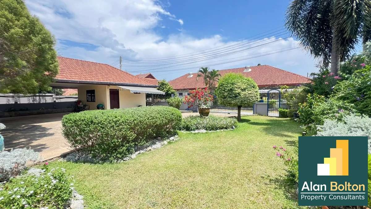Pool villa 4 Bedrooms 4 Bathrooms in East Pattaya photo 23