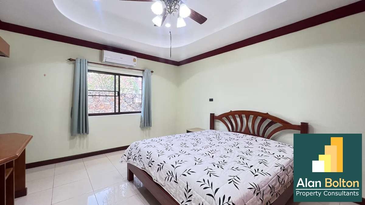 Pool villa 4 Bedrooms 4 Bathrooms in East Pattaya photo 9