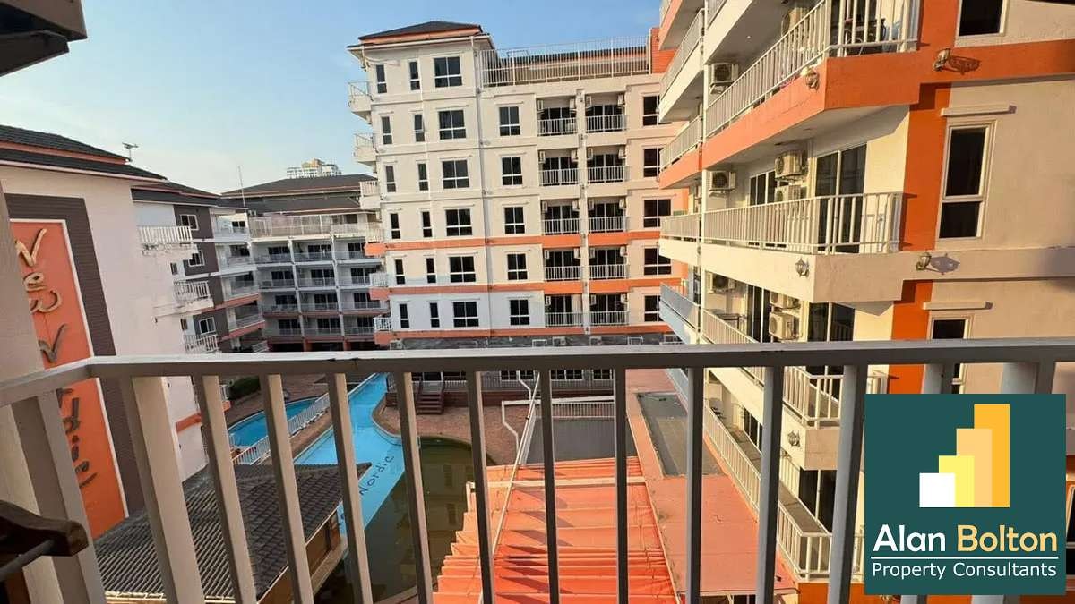 Pool View 1 Bed 1 Bath Condo In Pratumnak