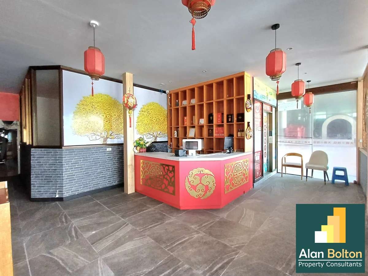 Prime Location Duplex Commercial Space in Jomtien for RENT