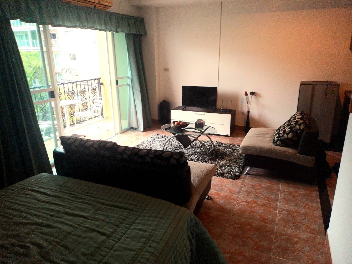 Studio Available in Popular Pet Friendly Condominium photo 11