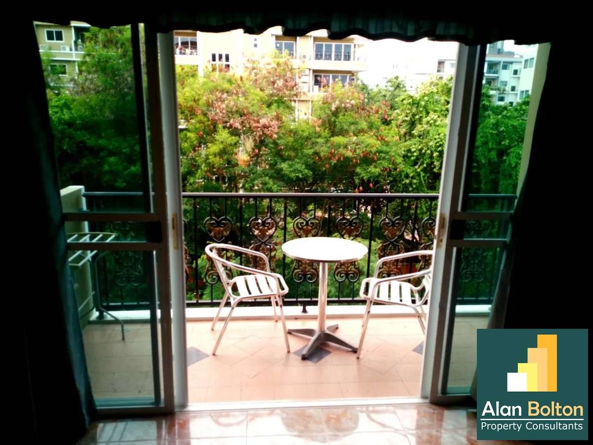 Studio Available in Popular Pet Friendly Condominium photo 8