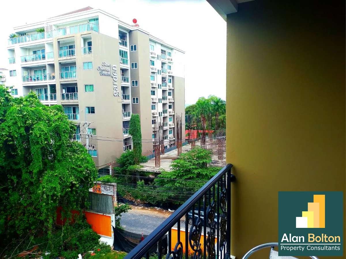 Studio Available in Popular Pet Friendly Condominium photo 9
