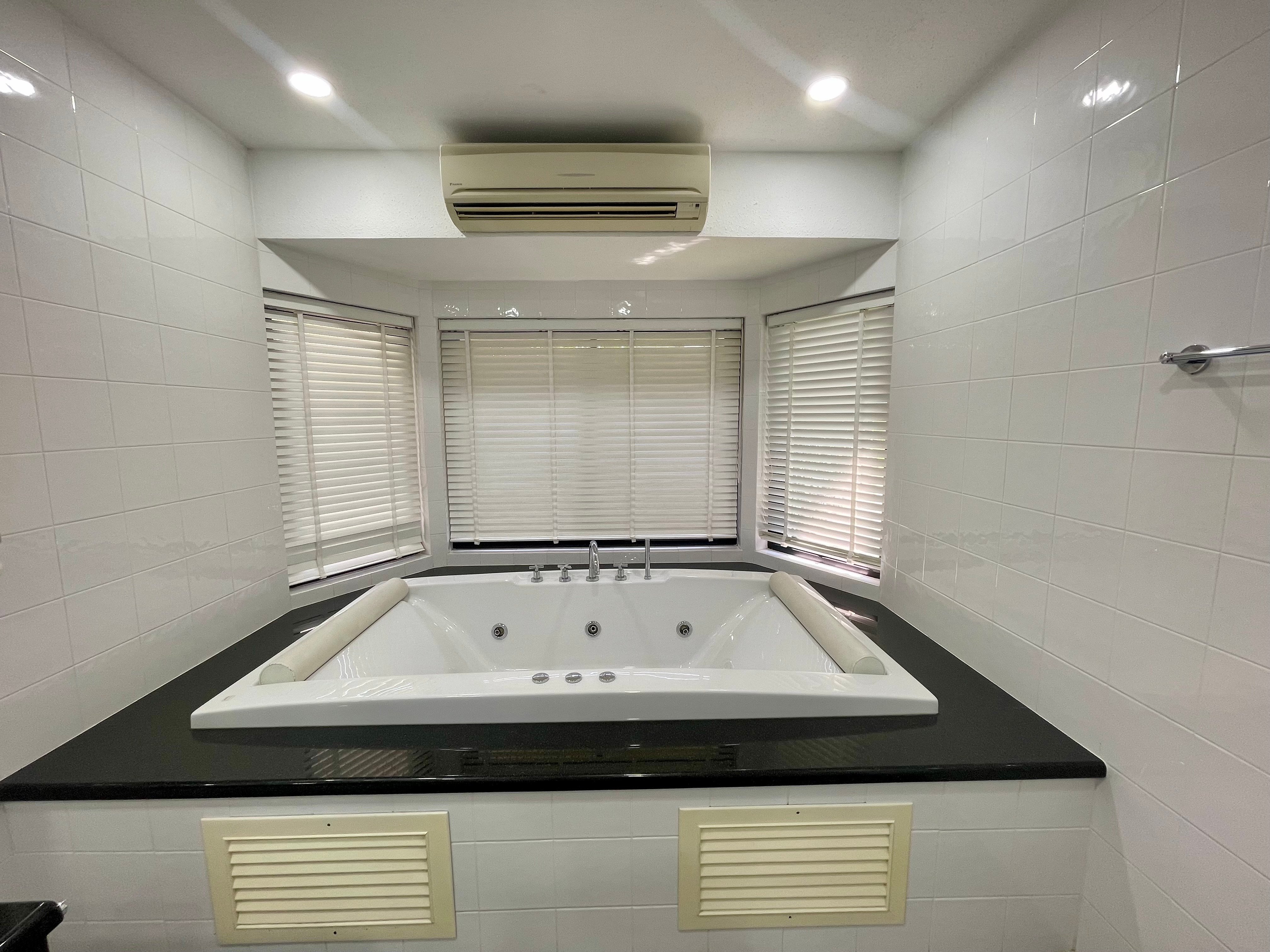 A Beautiful House With a Private Pool For Sale photo 29