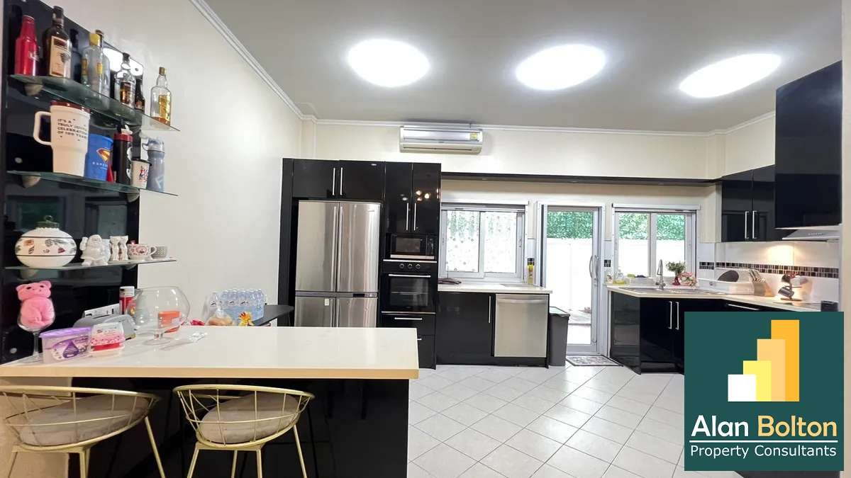 Pool villa 3 Bedrooms 4 Bathrooms in Jomtien photo 17