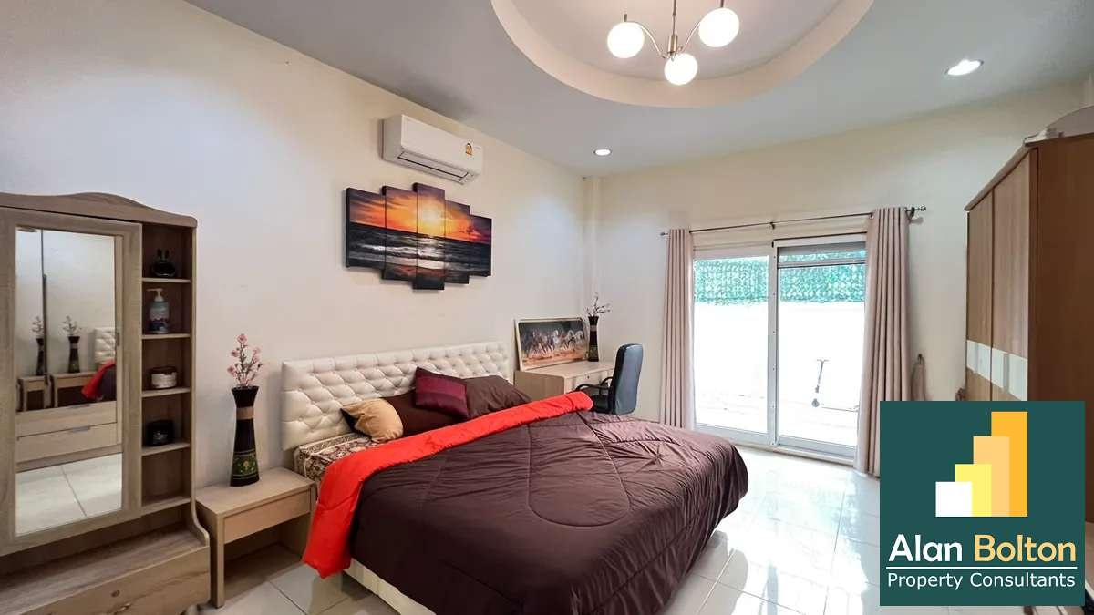 Pool villa 3 Bedrooms 4 Bathrooms in Jomtien photo 6
