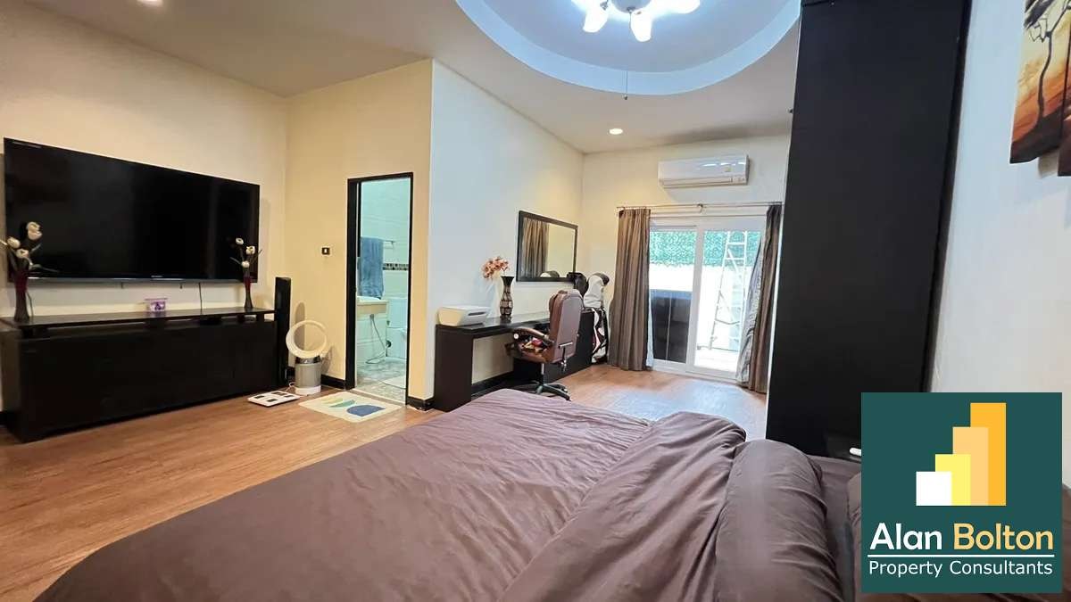 Pool villa 3 Bedrooms 4 Bathrooms in Jomtien photo 21