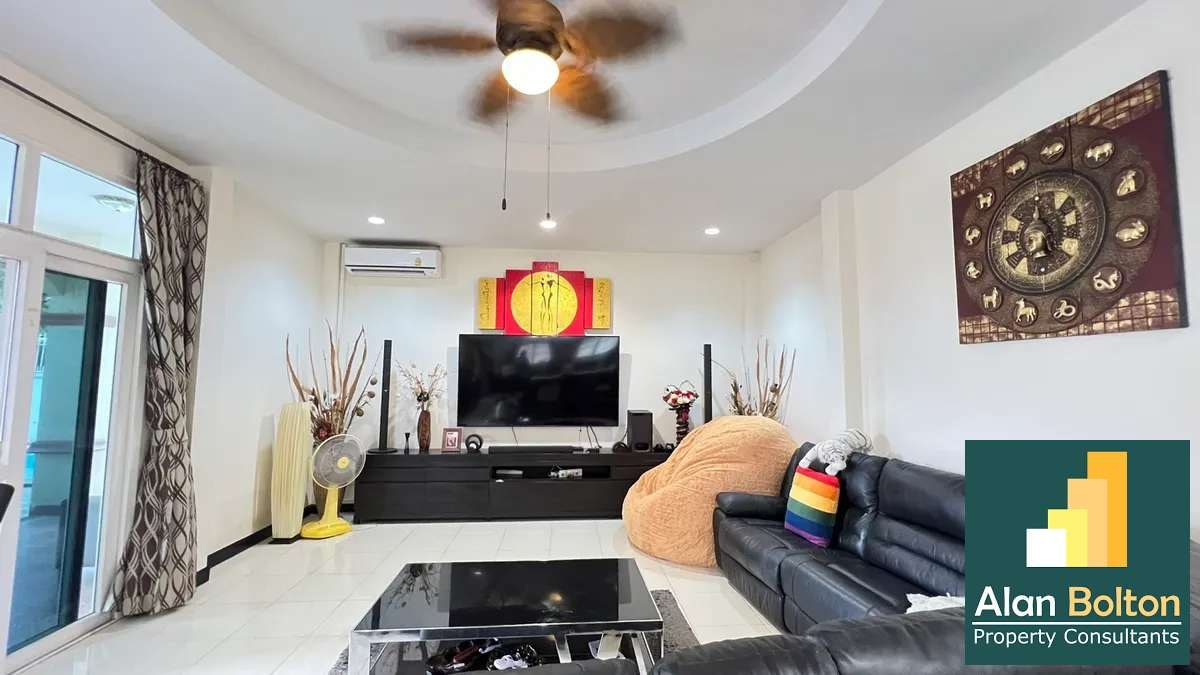 Pool villa 3 Bedrooms 4 Bathrooms in Jomtien photo 9
