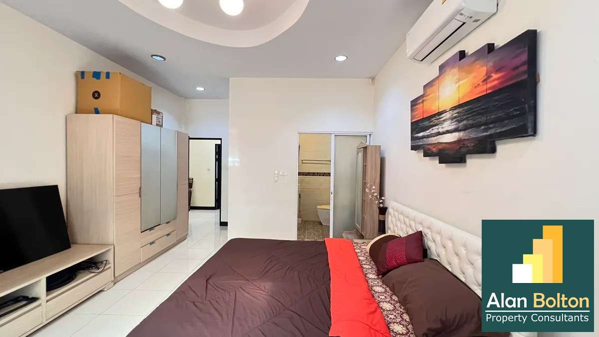 Pool villa 3 Bedrooms 4 Bathrooms in Jomtien photo 4