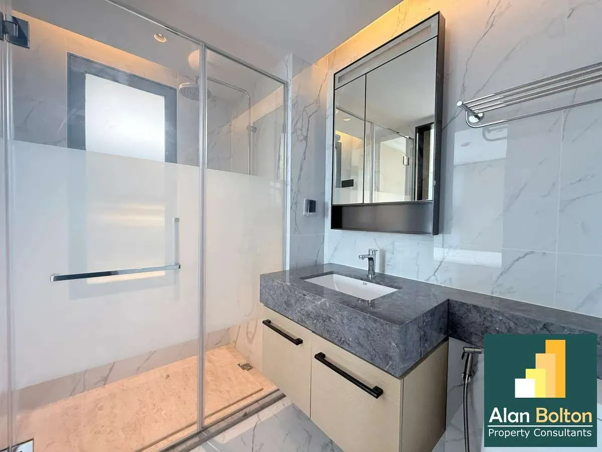 High-floor ocean-view apartment for rent photo 12