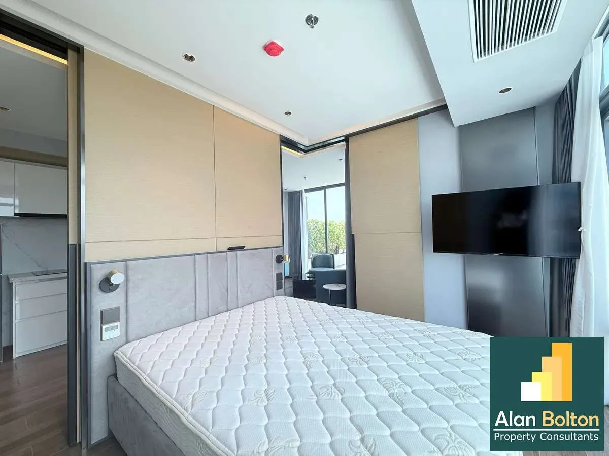 High-floor ocean-view apartment for rent photo 9