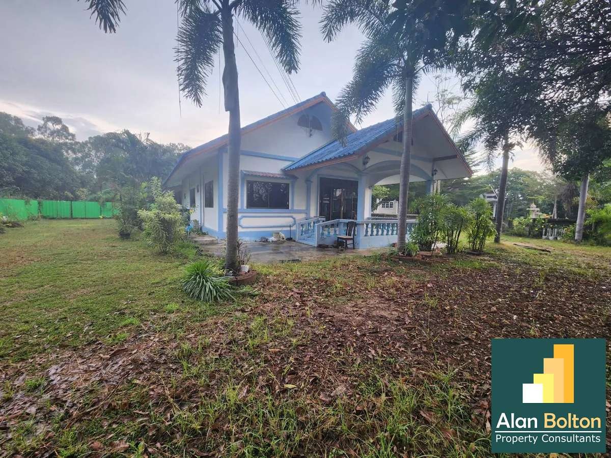 Land With a House for Sale in a Prime Location photo 3