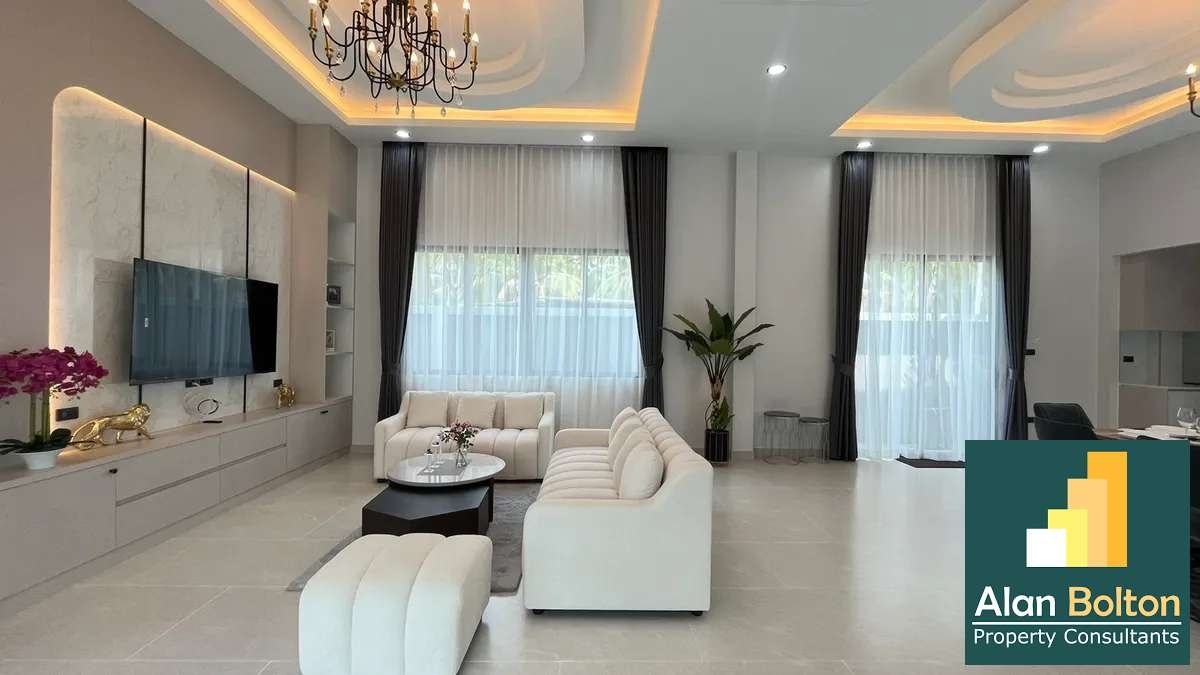 Single-storey 4 Bedrooms 5 Bathrooms in Mapprachan photo 9