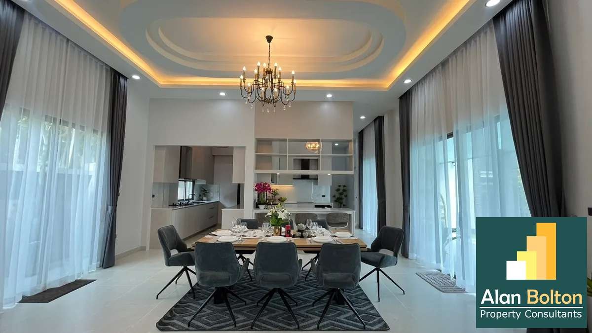 Single-storey 4 Bedrooms 5 Bathrooms in Mapprachan photo 8