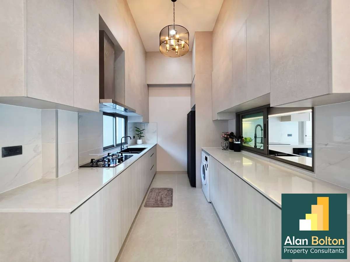 Single-storey 4 Bedrooms 5 Bathrooms in Mapprachan photo 12